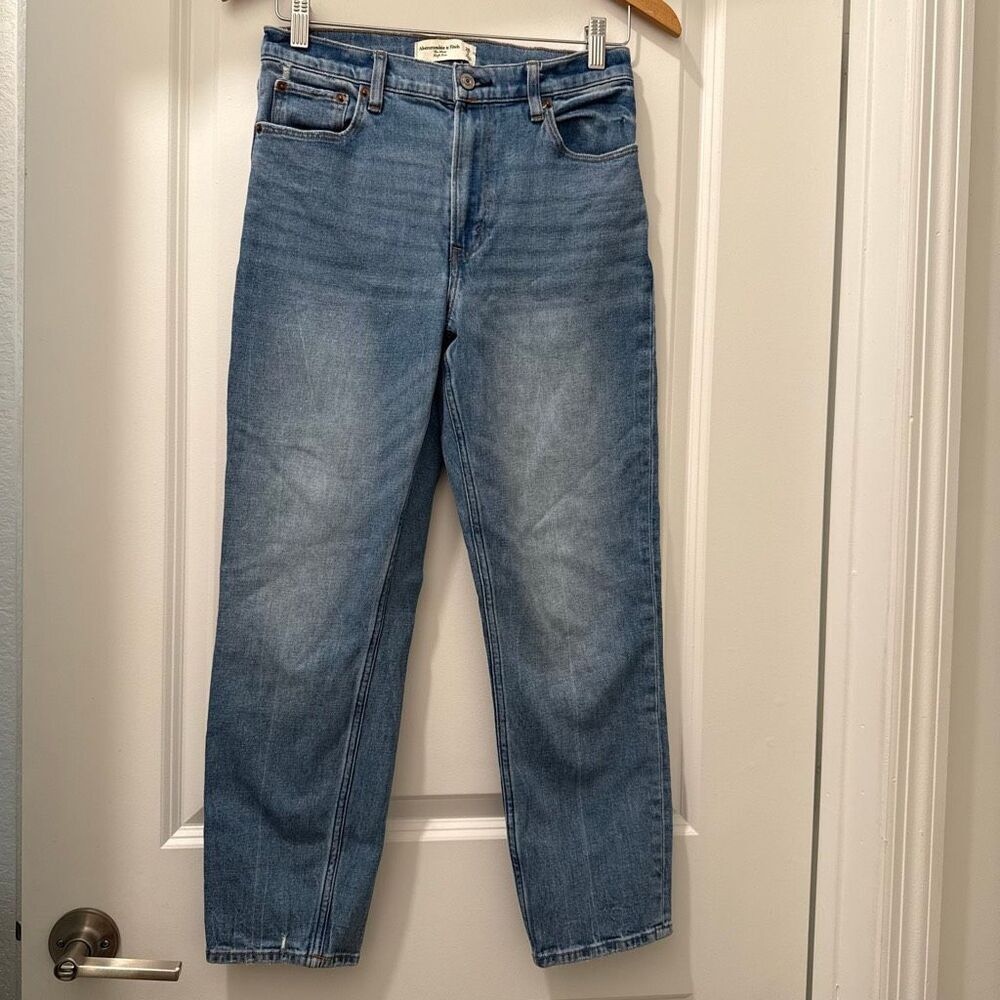 Abercrombie & Fitch The Mom High Rise Size 26